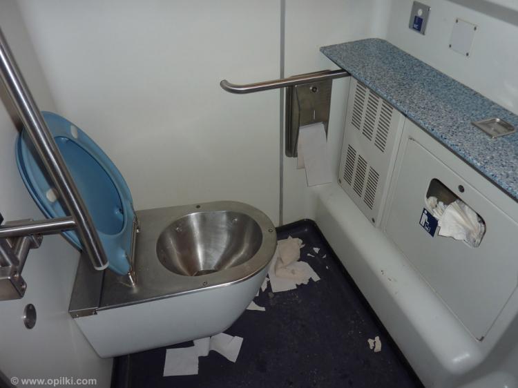 Туалет в немецком поезде